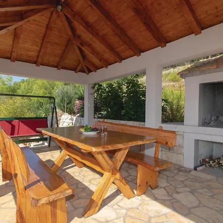 Two-bedroom Karbuni With Sea View 09