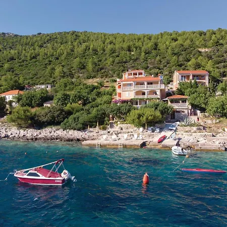 Two-bedroom Karbuni With Sea View 09 * Prizba
