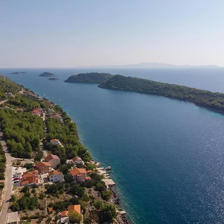 Beautiful In Karbuni With Wifi Apartment