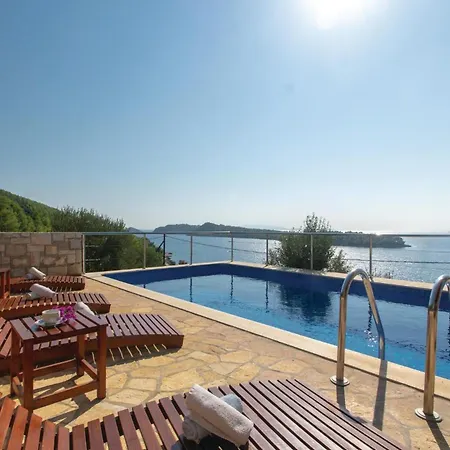 Apartamento Two-bedroom Karbuni With Sea View 09