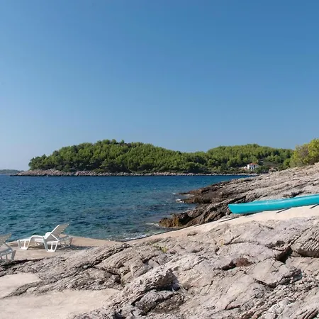 Apartamento Two-bedroom Karbuni With Sea View 09